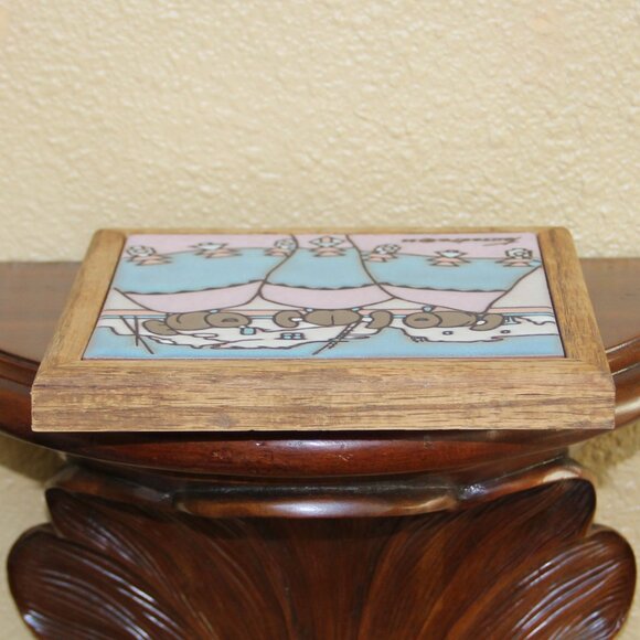 1986 Cleo Teissedre Tile Trivet of Three Navajo Women in Pink and Light Blue - Picture 9 of 9